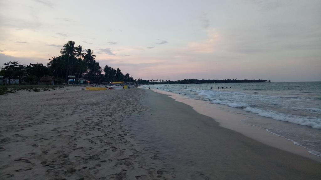 Neem Beach House Hotel Trincomalee Exterior photo